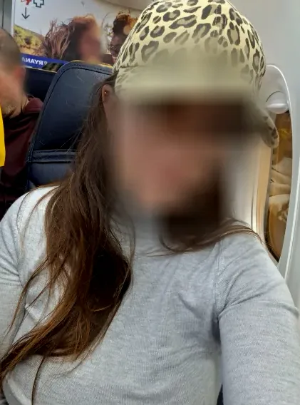 Aya, 33