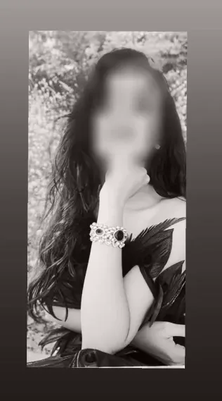 Caroline, 28