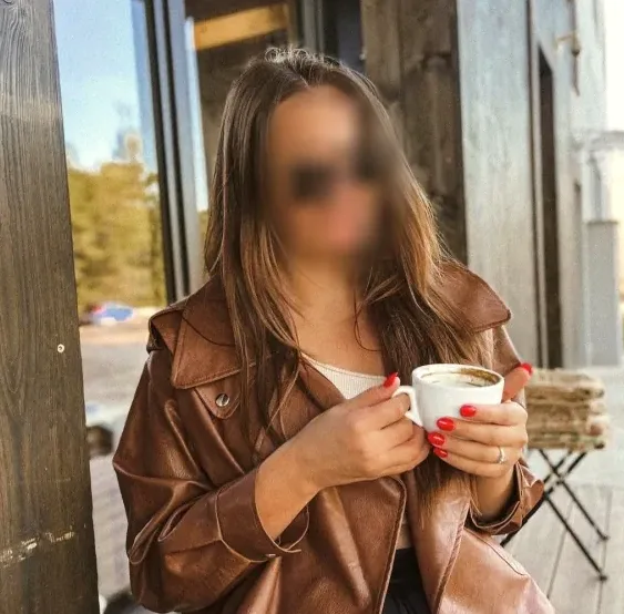 Christina, 27