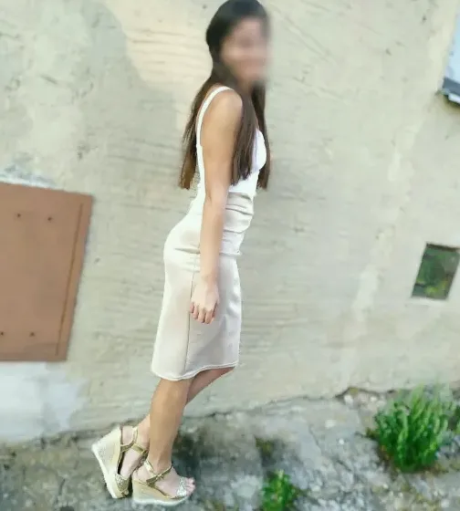 Ivana, 32