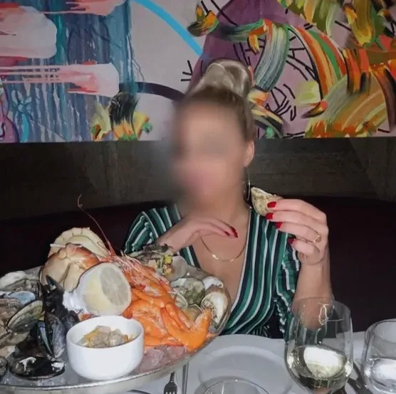 Nour, 32
