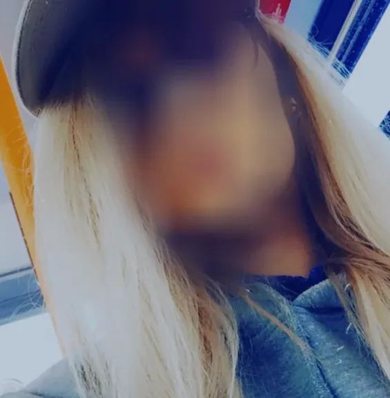 Nour, 28