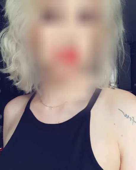 Simone, 37
