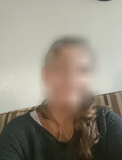 Tina, 25