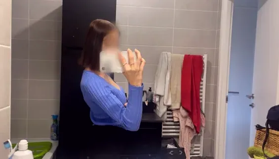 Zeynep, 21